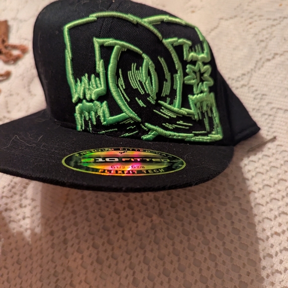 DC Hat - Picture 2 of 3